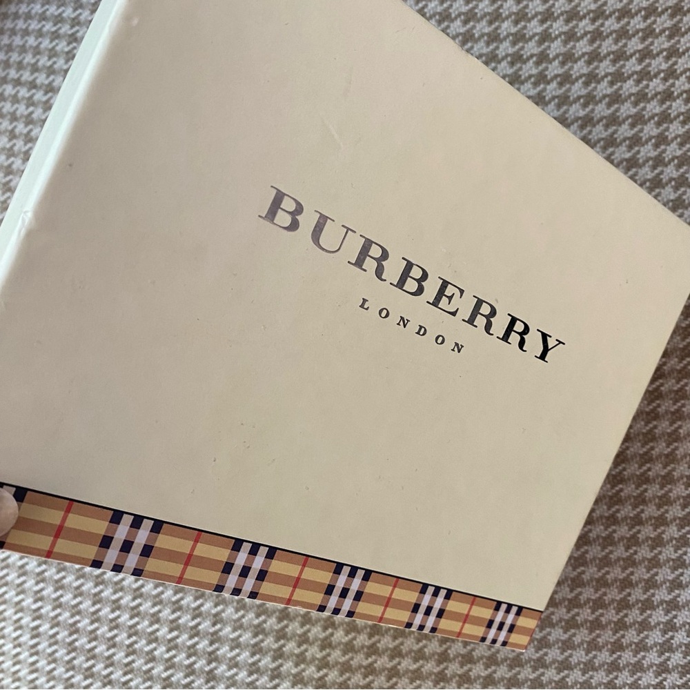 Burberry London box